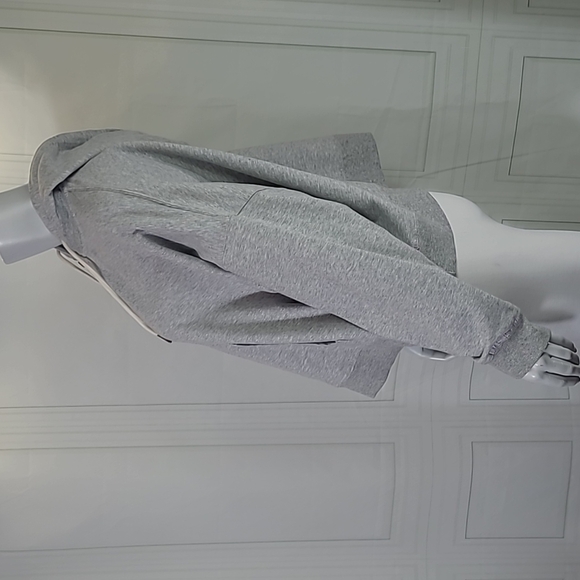 Urban Outfitters WMS SZ XS Gray Oversized Hooded Sweatshirt Cropped Hoodie Boxy - Picture 3 of 9